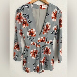 In The Style Floral Shorts Romper Jump Suit women's size XS Multicolor V-Neck